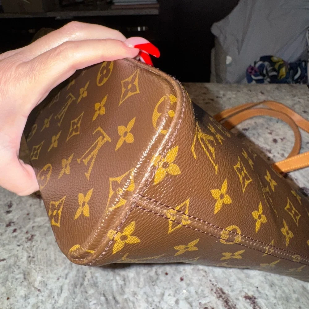 PRICE DROP!!! Louis Vuitton Monogram LUCO Tote - Picture 12 of 14